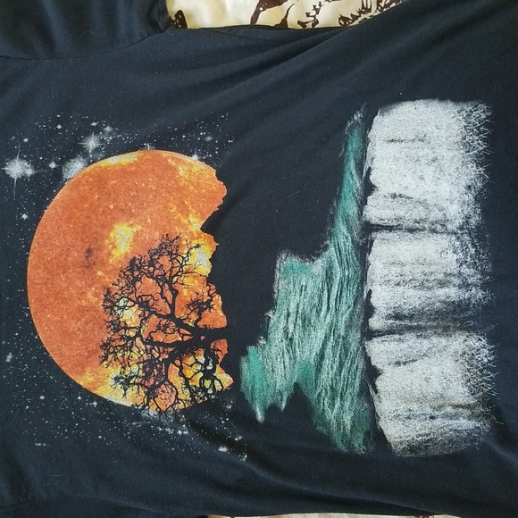 Curbside tee - Picture 3 of 4